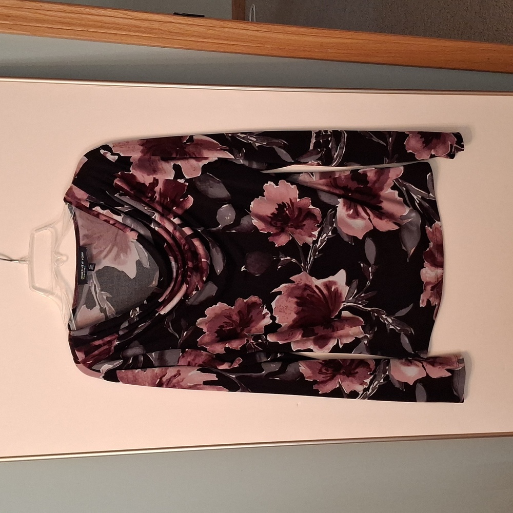 Scoop neck black and purple floral blouse